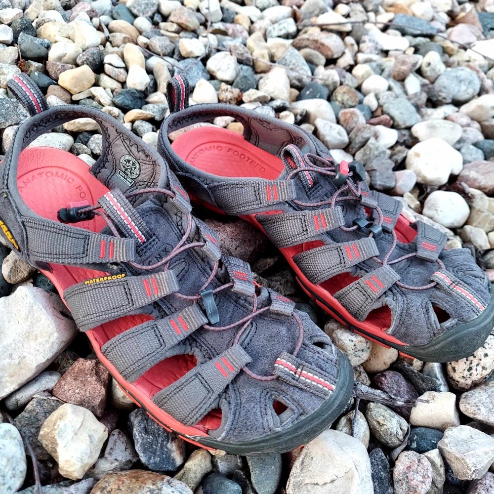 Keen Women's Hybrid Sandel Size 8 Water/Hiker Outdoor Adventure